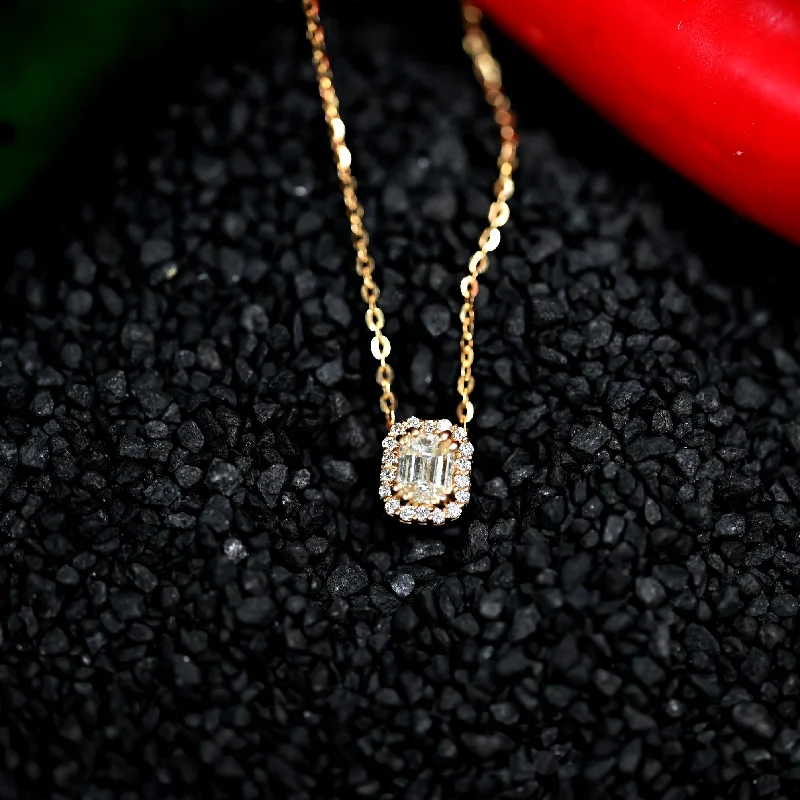 Women’s 14k gold necklaces-.47CTW 18K YELLOW GOLD DIAMOND PENDANT