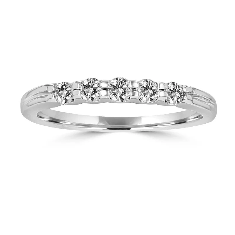 Women’s engagement rings with birthstones-14KT WHITE GOLD 1/4 CTW ROUND DIAMOND FIVE STONE BAND