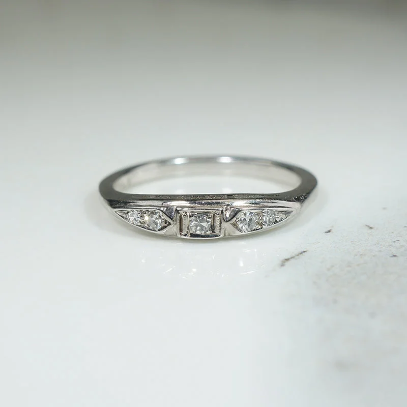 Women’s diamond engagement rings-Sweet Vintage White Gold & Diamond Band