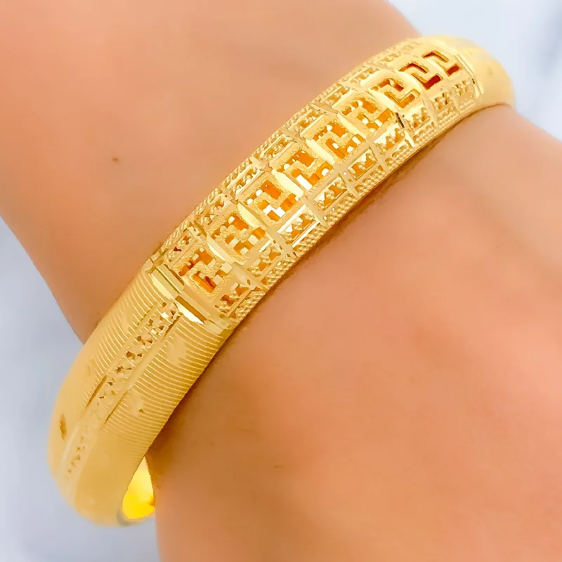 Women’s two-tone bracelet-Trendy Tasteful Jali 21k Gold Bangle