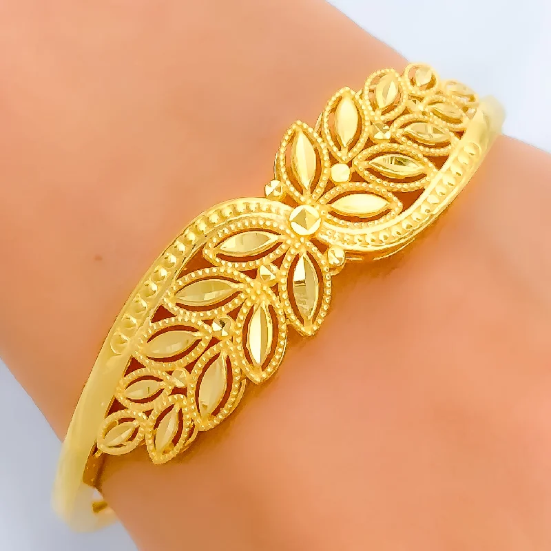 Women’s heart bracelet-Women’s chunky bangles-Graceful Leaf Bangle Bracelet