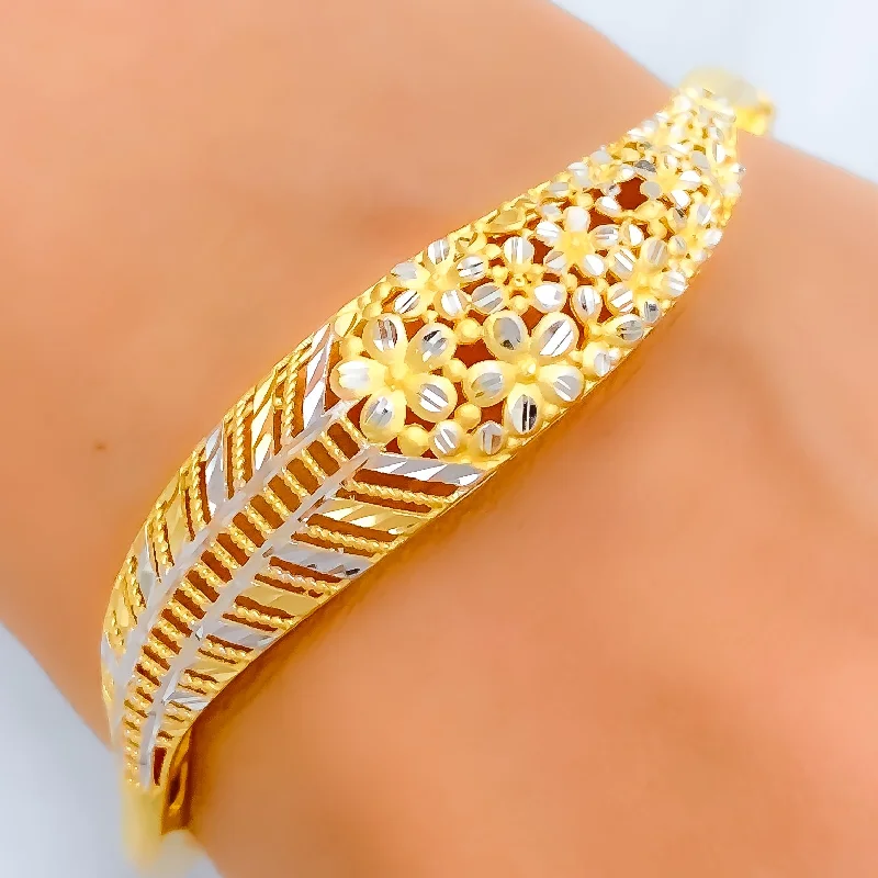 Women’s charm bangles-Women’s wedding bracelets-Glistening High Finish Bangle Bracelet