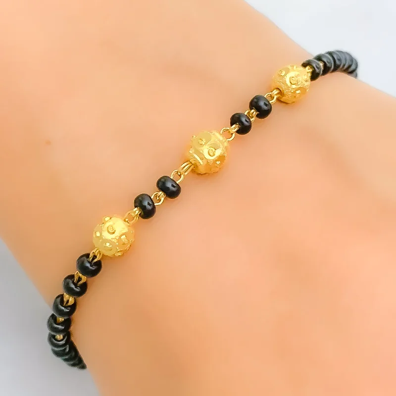 Women’s birthstone bracelet-Women’s vintage bangles-Dainty Black Bead 22k Gold Bracelet