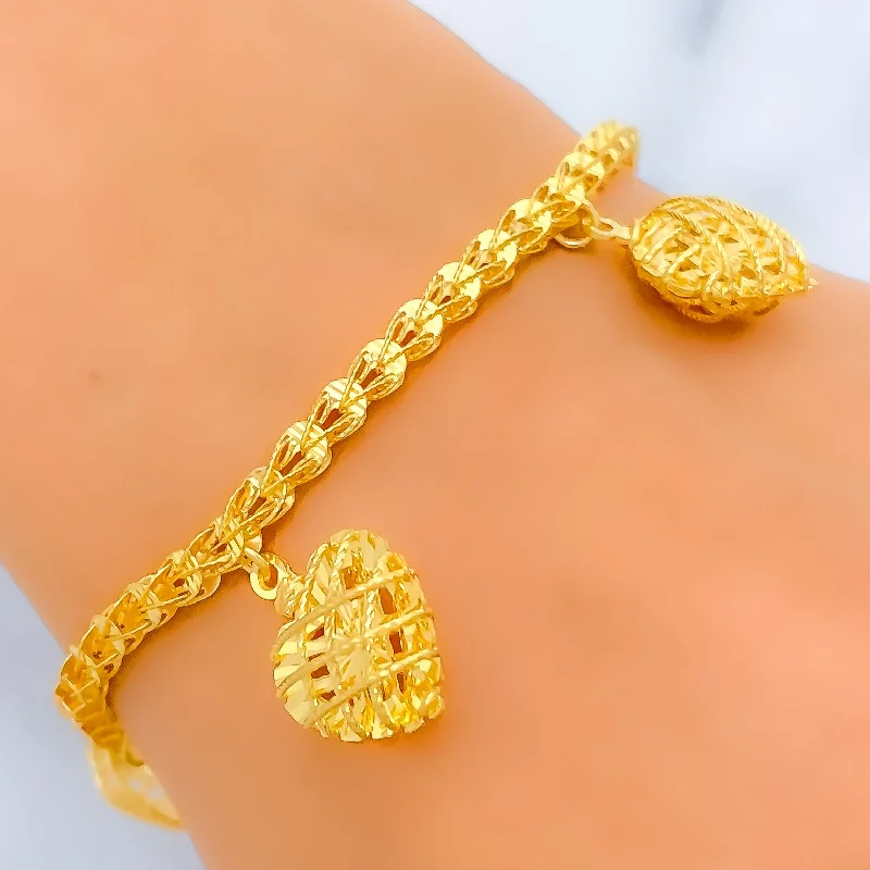 Women’s vintage bracelet-Women’s gold bangles-Modern Heart Charm Bracelet