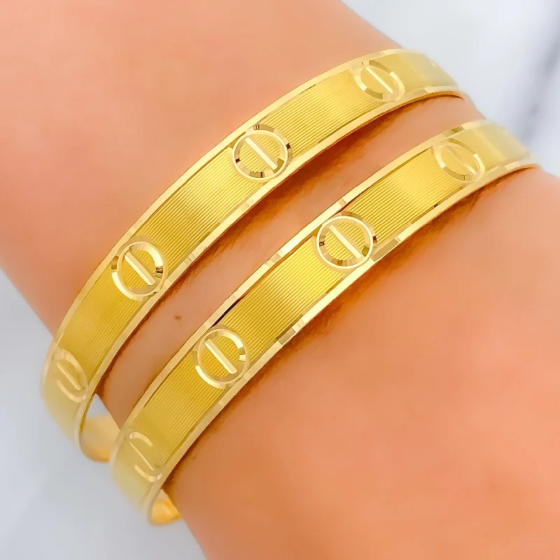 Women’s custom bangle-Women’s silver chain bracelets-Stylish Gold Bangles