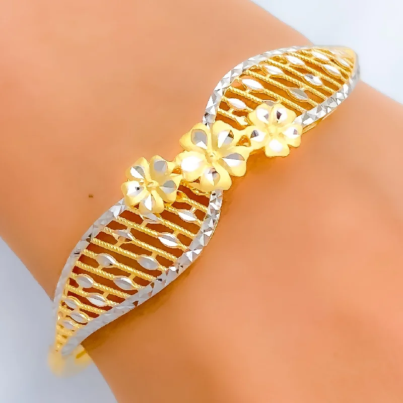 Women’s engraved leather bracelet-Women’s patterned bracelets-Lovely Flower Bangle Bracelet